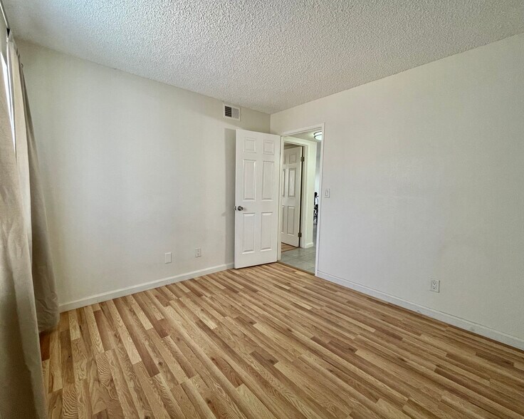 Building Photo - 32502 Cathedral Canyon Dr