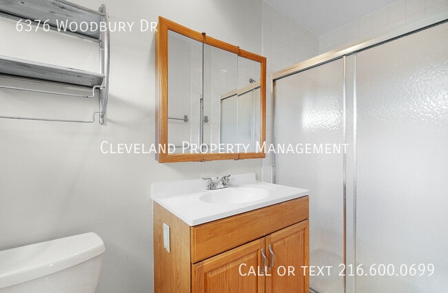 Building Photo - 6376 Woodbury Dr