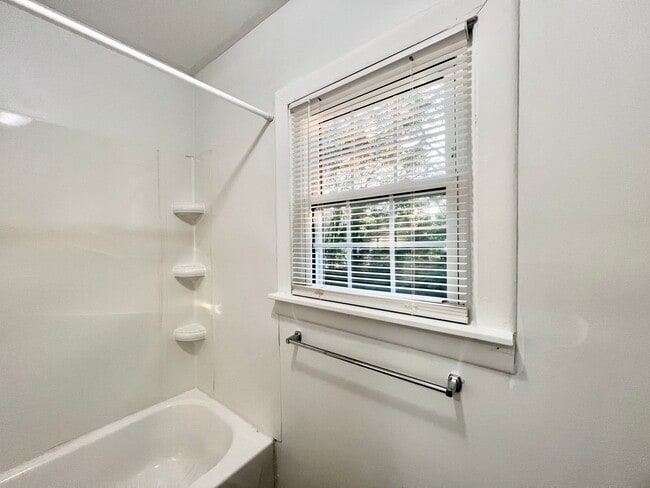 Building Photo - Home for Rent in Hot Springs!