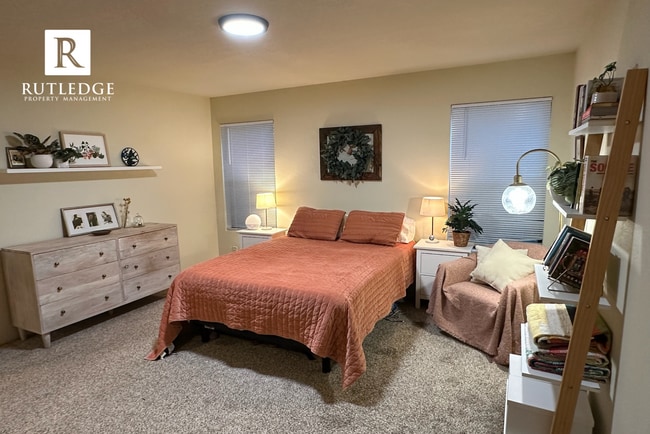 Building Photo - Spacious 3 Bedroom, 2 Bath Home in a Quiet...