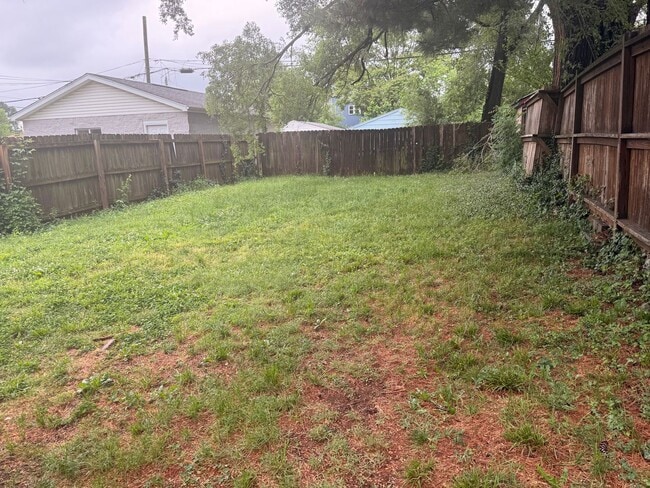 Building Photo - 2 bedroom duplex in the highlands!