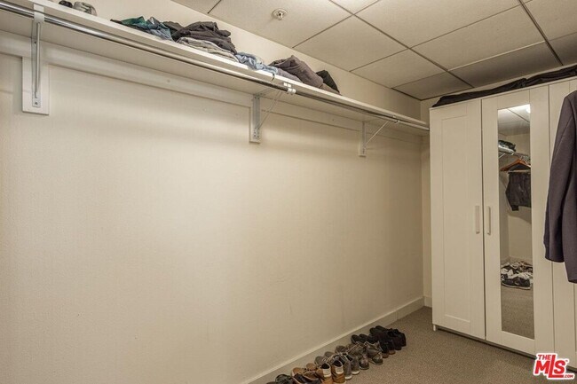 Building Photo - 13700 Marina Pointe Dr