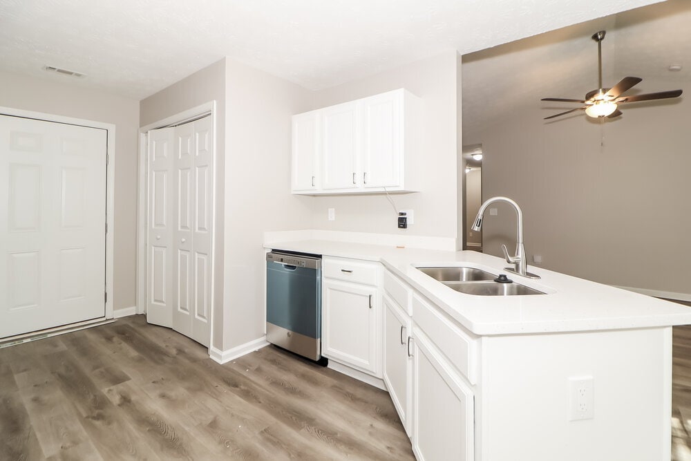 Building Photo - 731 Sugar Oak Ln