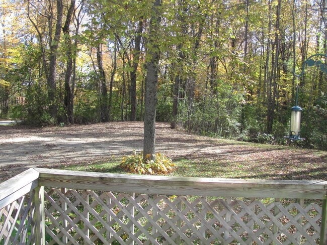 Building Photo - Private 2 Bed 2 Bath Home