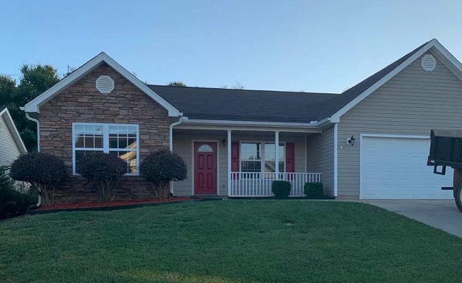 Primary Photo - Charming 3 Bedroom Home in Simpsonville, S...