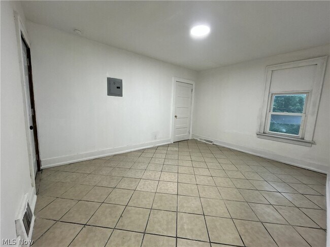 Building Photo - 1439 Maryland Ave