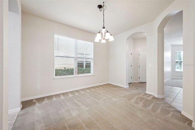 Building Photo - 1310 Oakcrest Ct