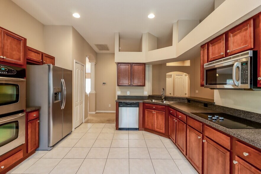 Building Photo - 7602 Citrus Blossom Dr