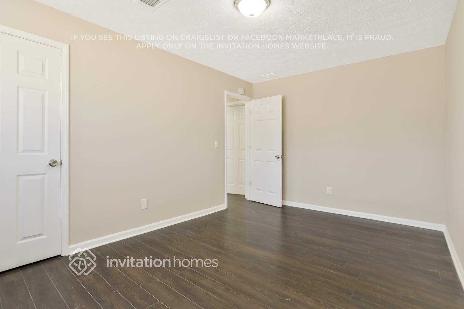 Building Photo - 468 Village Run