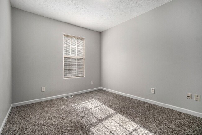 Building Photo - Beautifully Updated Decatur Townhome with Private Backyard