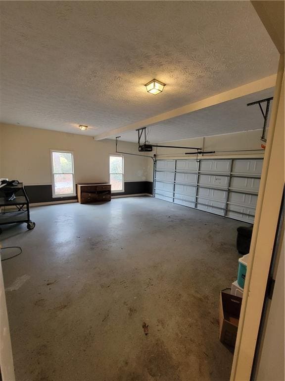 Building Photo - 2811 Hawthorne Dr NE