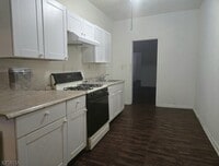 Building Photo - 528 Valley Brook Ave