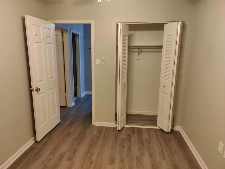 Bedroom 1 (3rd floor) - 11573 Overleigh Dr