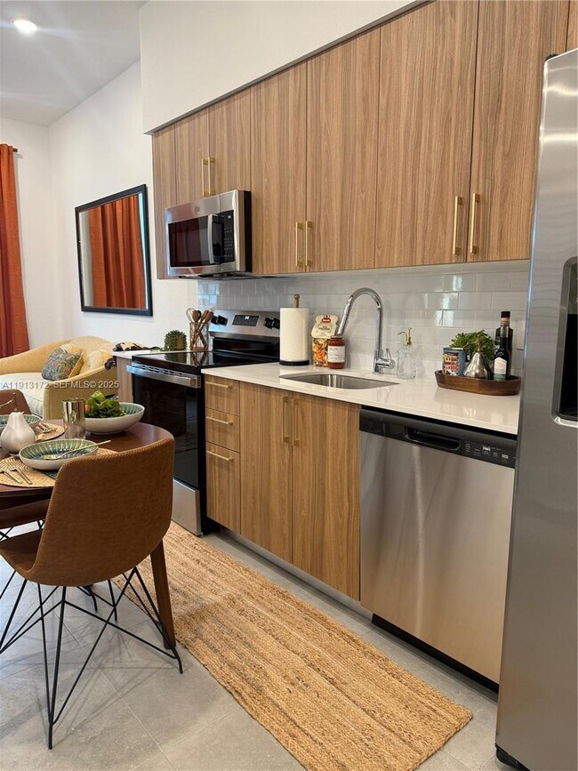 Building Photo - 2001 Van Buren St