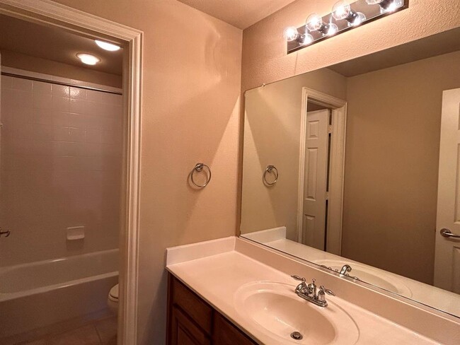 Building Photo - 6794 Calm Meadow Dr