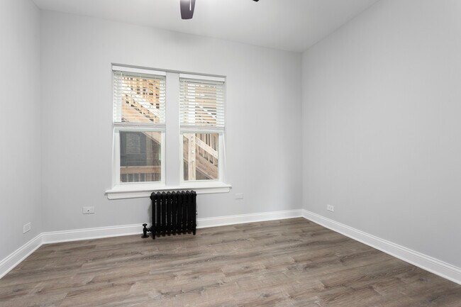 Building Photo - 1724 W JUNEWAY Ter