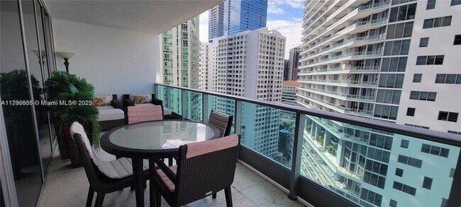 Building Photo - 1331 Brickell Bay Dr