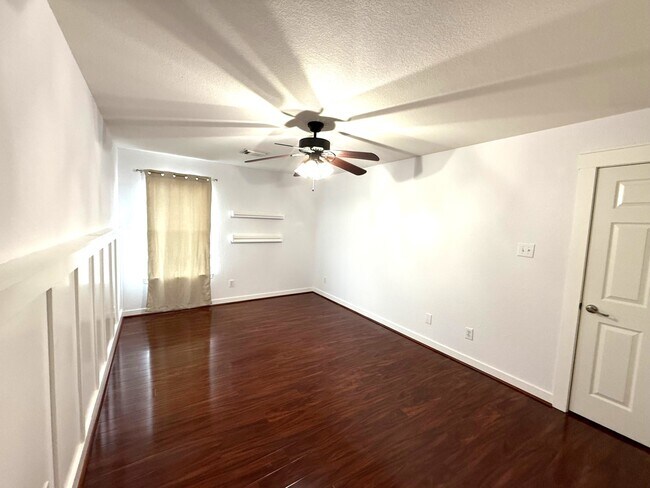 Building Photo - 24423 Hampton Lakes Dr