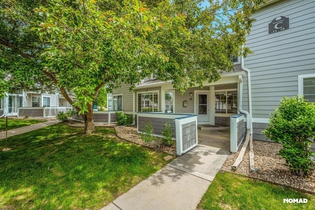 Building Photo - Spacious 2 Story Townhome + finished basem...