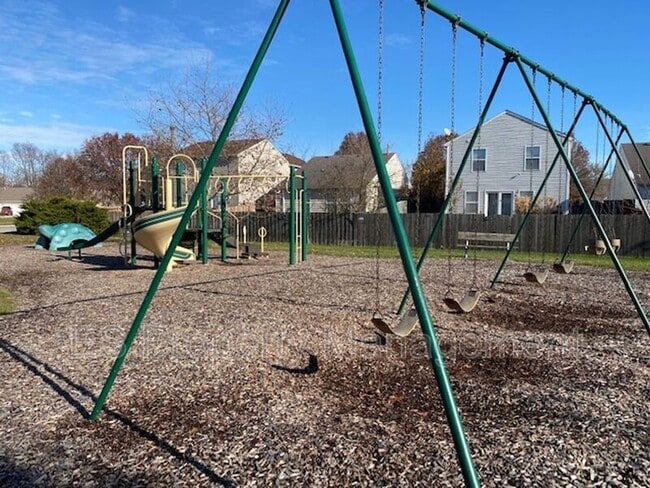 Building Photo - 16736 Aulton Dr