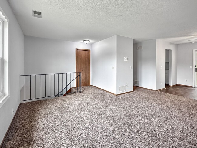 Building Photo - 3344 Berwood Ct W