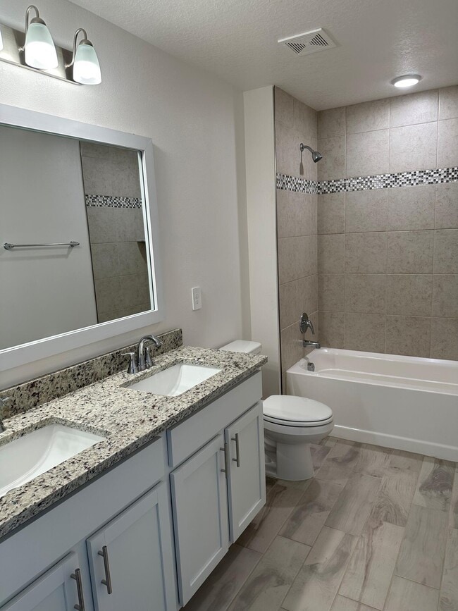 Building Photo - 10936 SW Vasari Way