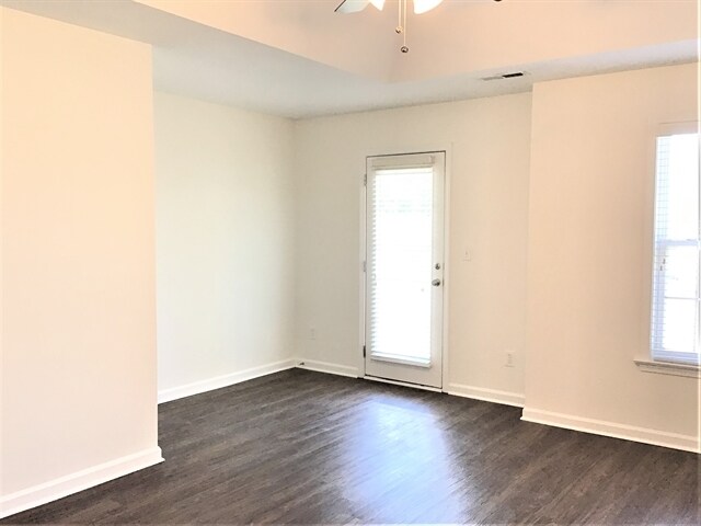 Building Photo - 145 Plott Hound Dr