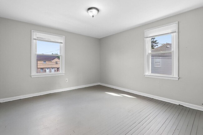 Building Photo - 2801-2803-2803 Vanderberg Ave