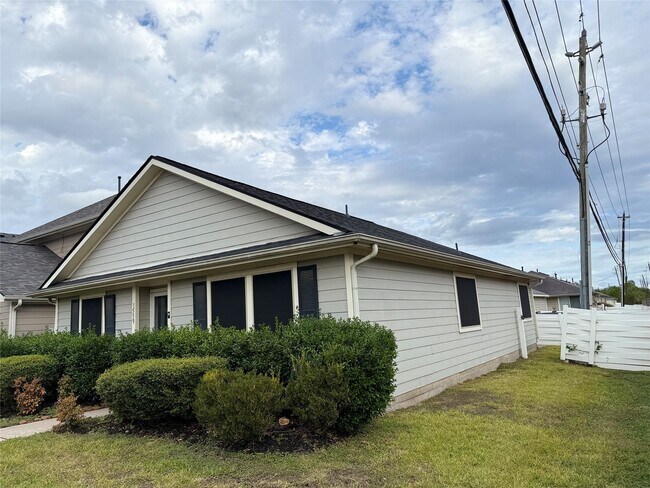 Building Photo - 1539 Nichole Woods Dr