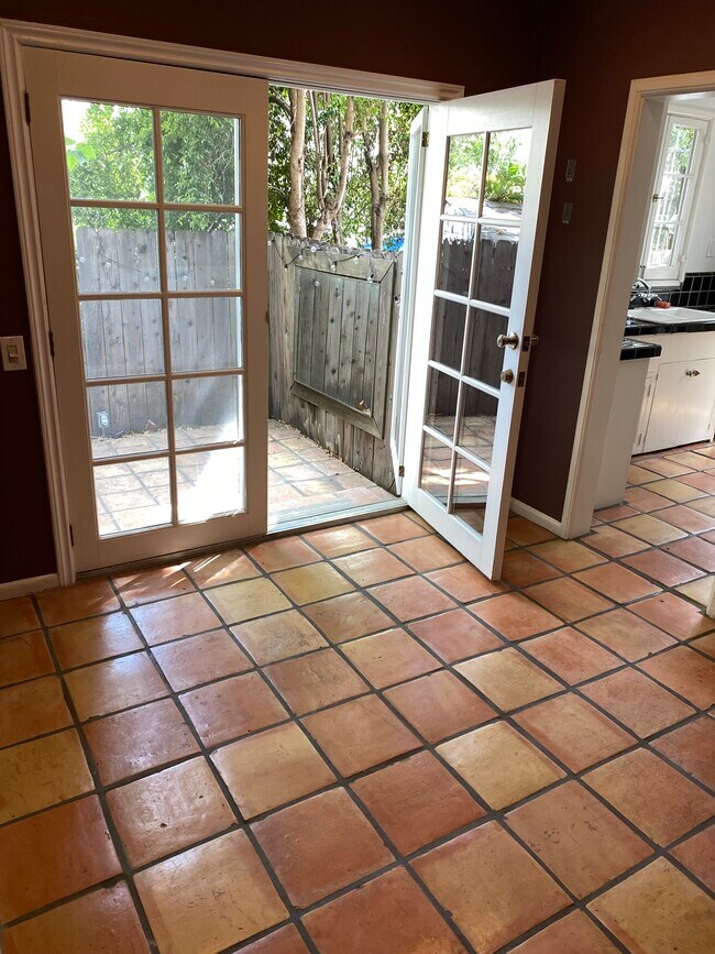 Dining room/patio - 8234 Romaine St