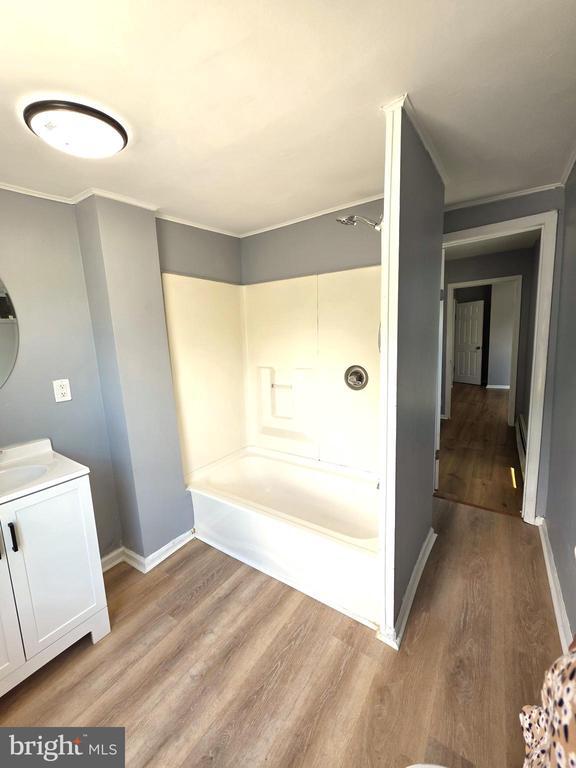 Building Photo - 626 Eisenbrown St