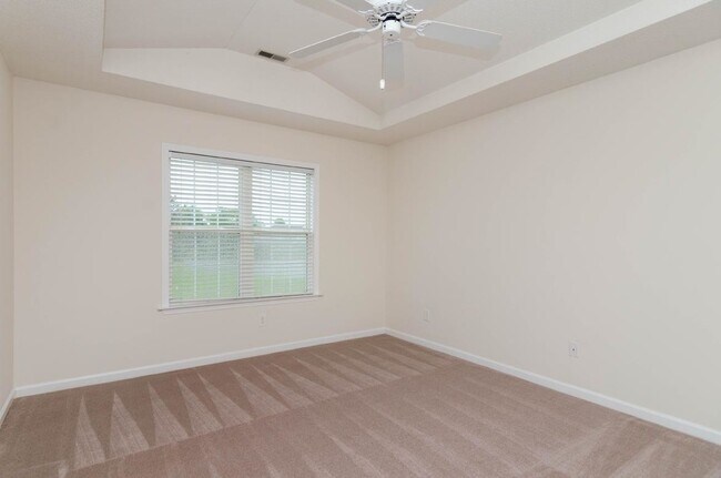 Building Photo - 7511 Old Oak Rd