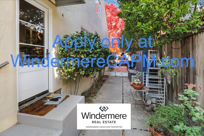 Building Photo - Stunning 5 Bed/3 Bath Home in Highly Desirable Fab Forties of East Sacramento!