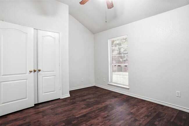 Building Photo - 7103 Greenspoint Dr