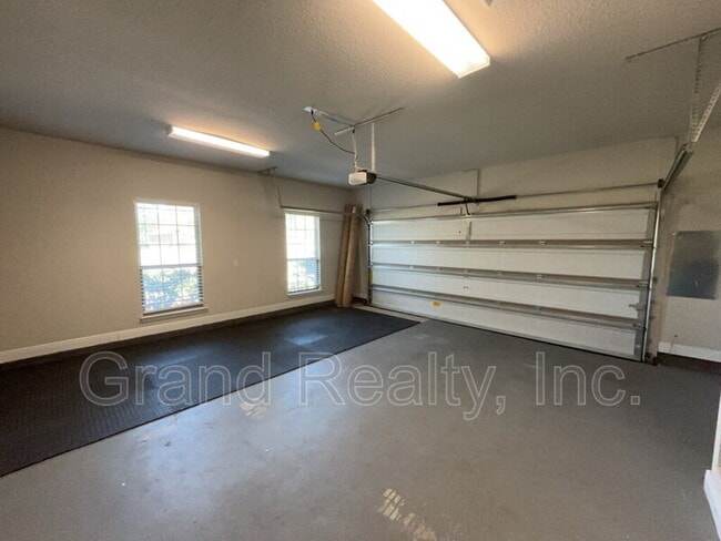 Building Photo - 2669 Gemstone Cir