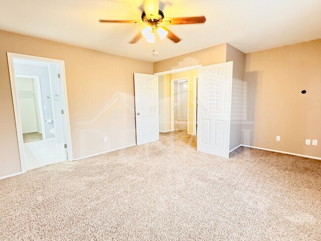 Building Photo - 805 S Esmeralda
