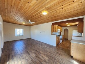 Building Photo - 212 Tesuque Dr