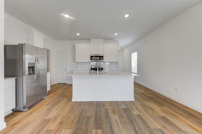 Building Photo - 9043 Rose Water Trl