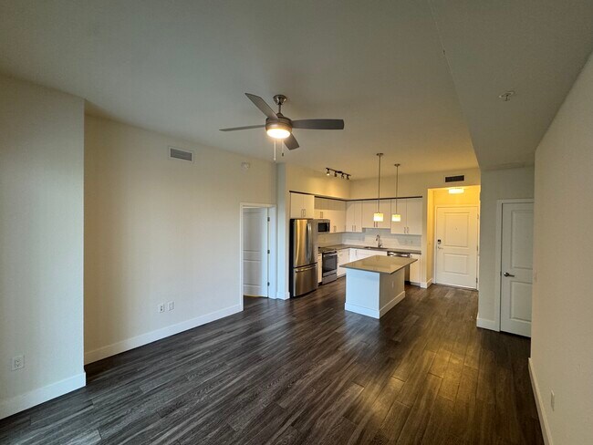 Building Photo - 520 NE 26th St