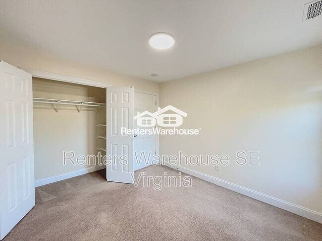 Building Photo - 100 Burnetts Ct