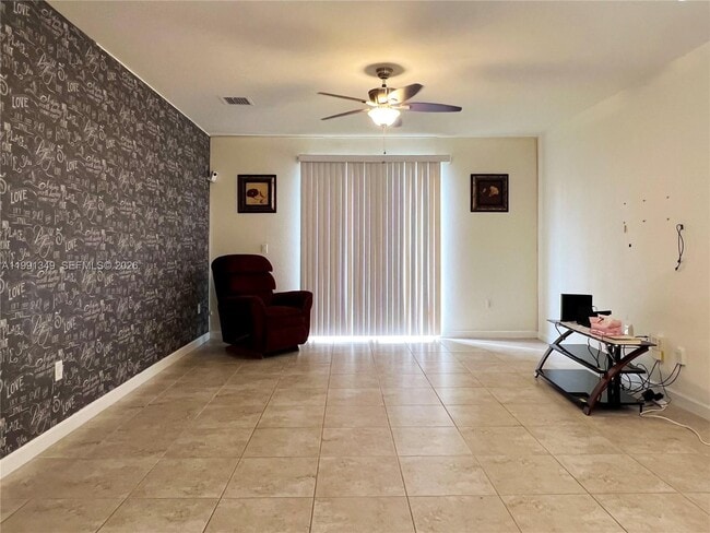 Building Photo - 422 SE 34th Terrace