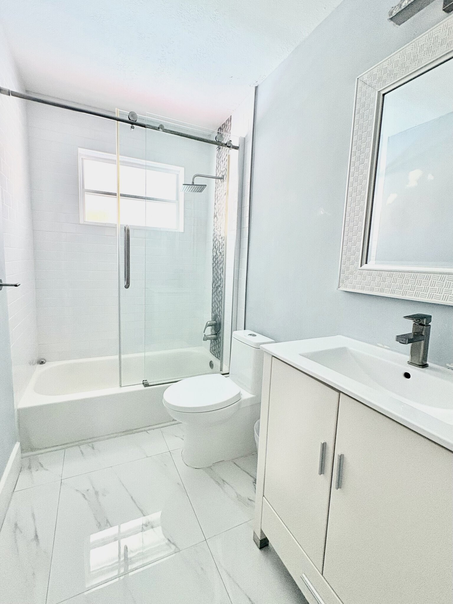 Building Photo - 5770 NE 18th Ave