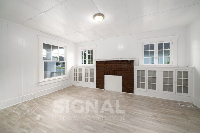 Building Photo - 412 12th St SW