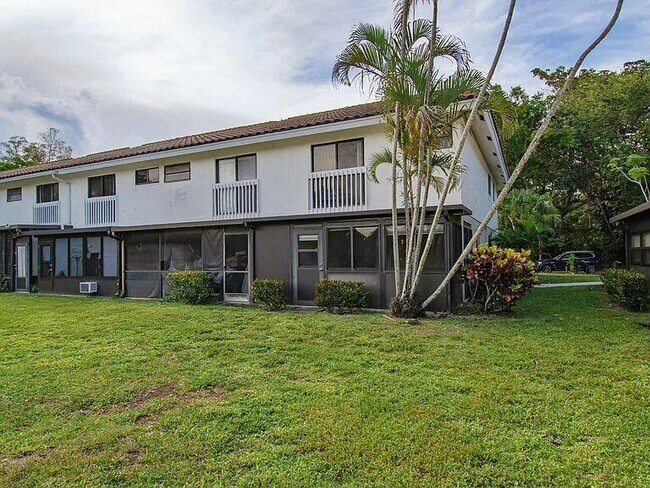 Building Photo - 7670 Lago Del Mar Dr