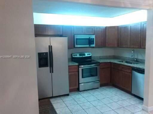 Building Photo - 4850 SW 63rd Terrace