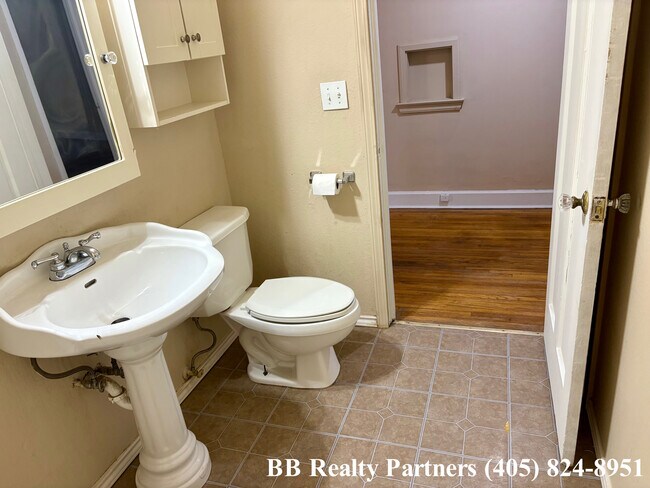 Building Photo - 249 S Richmond Ave