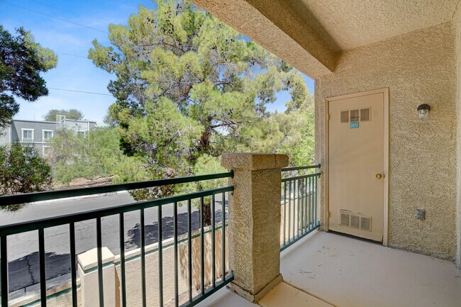 Building Photo - 5155 W Tropicana Ave