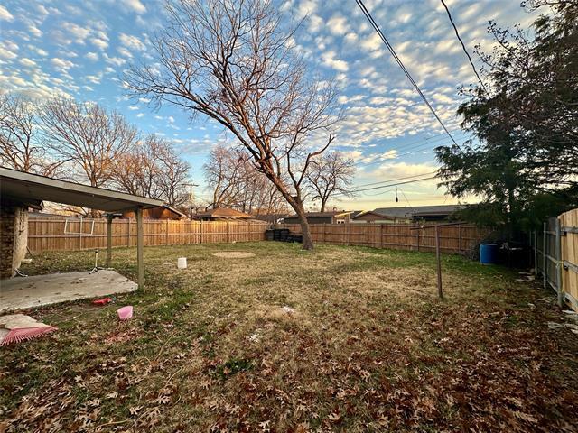 Building Photo - 2704 Buena Vista Dr