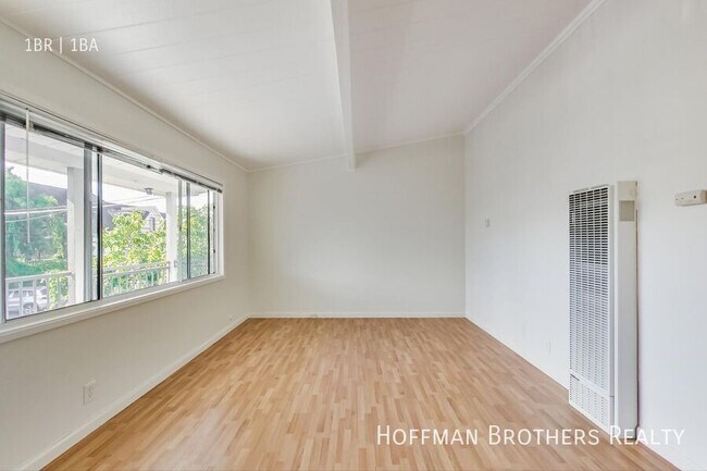 Building Photo - 2554 E 16th Street Oakland, CA 94601