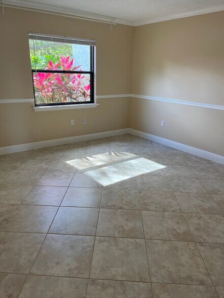 Master Bedroom - 2469 Twin Dr